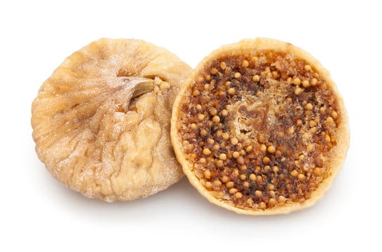 انجیر خشک غنچه با بافت بسته و طعم طبیعی